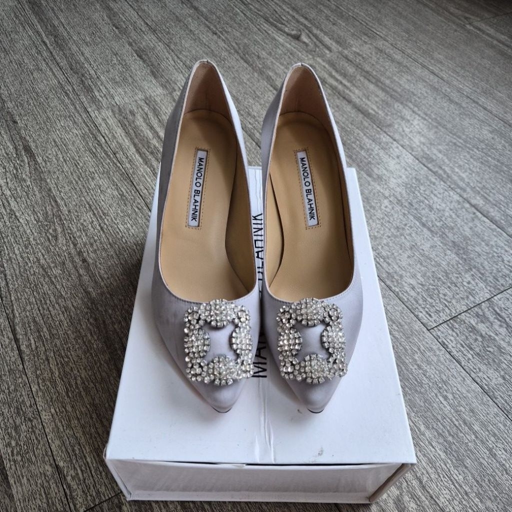 Sepatu high heels Manolo Blahnik miror preloved