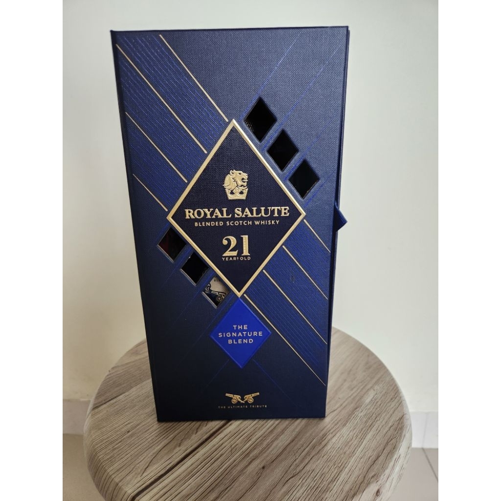 Botol royal salute (kosong)