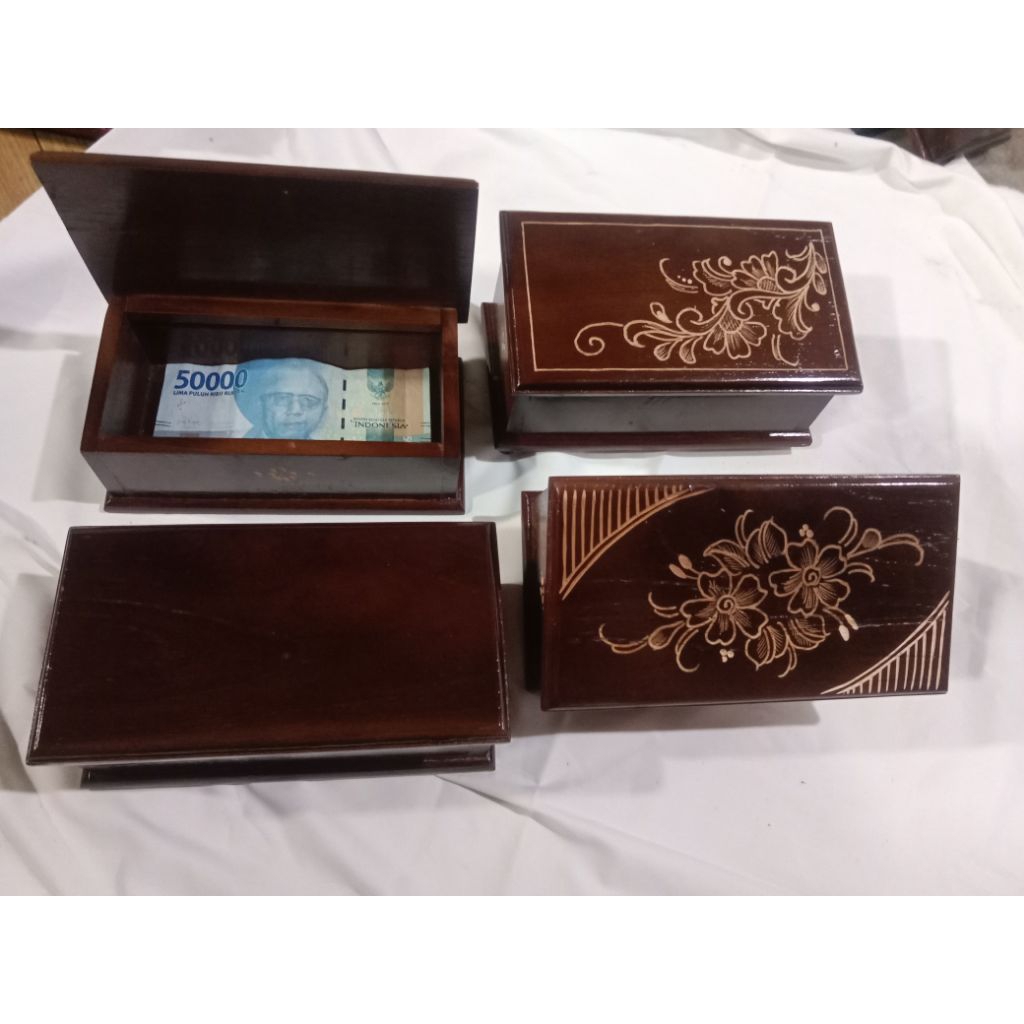 kotak perhiasan / uang. kayu jati