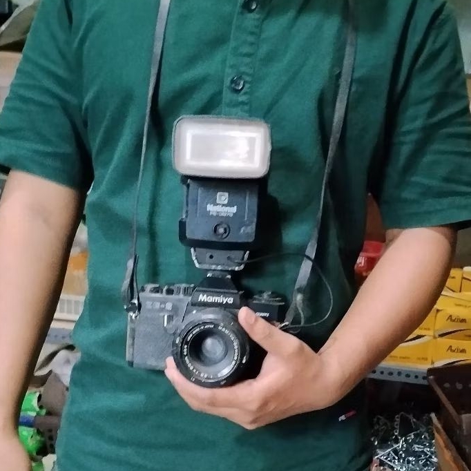 Kamera Analog Mamiya ZE-2 + Flash National PE-387S kamera vintage lensa focus