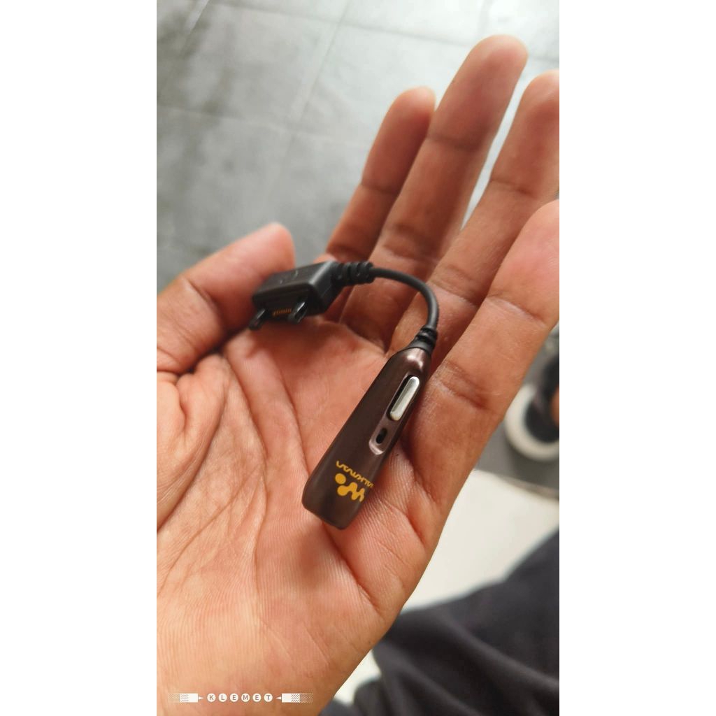 Sony ericsson HPM 64 Converter