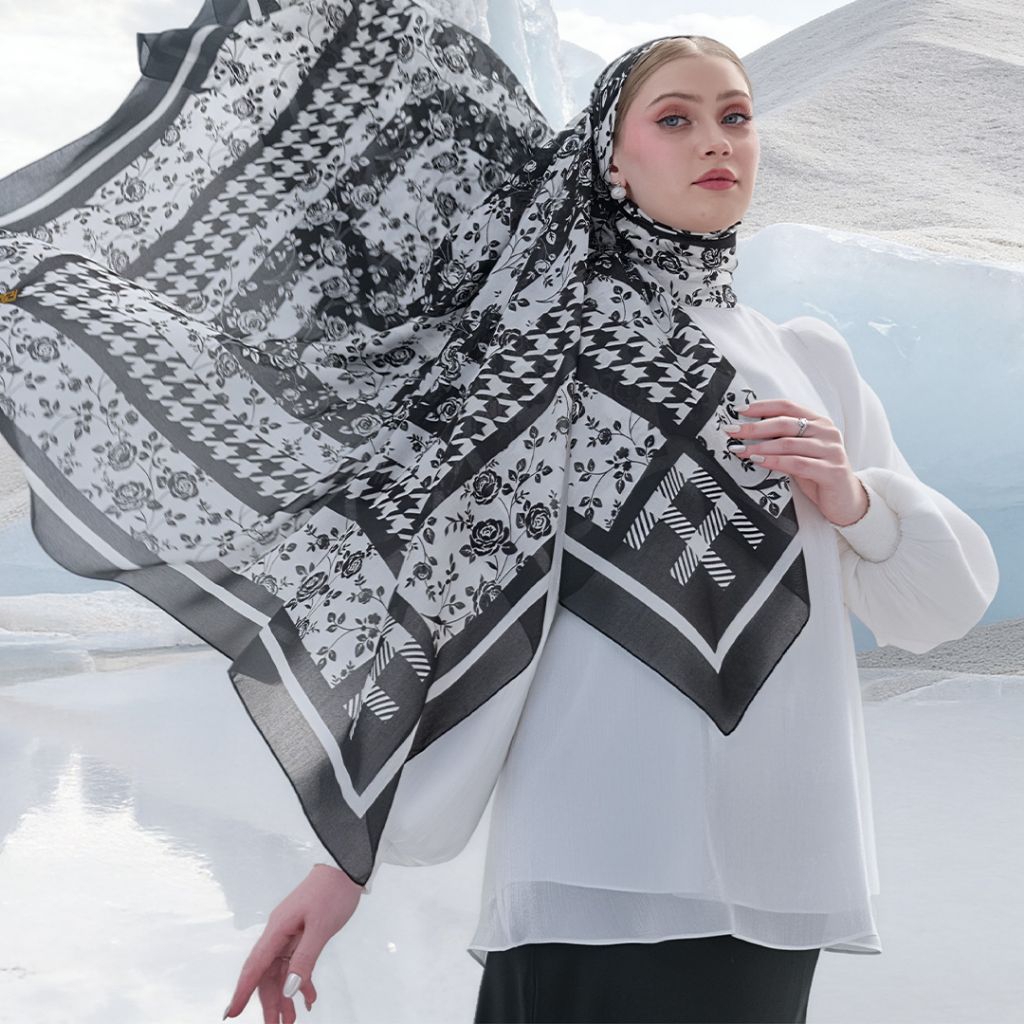 REINETTE SCARF BY IVAN GUNAWAN PRIVE