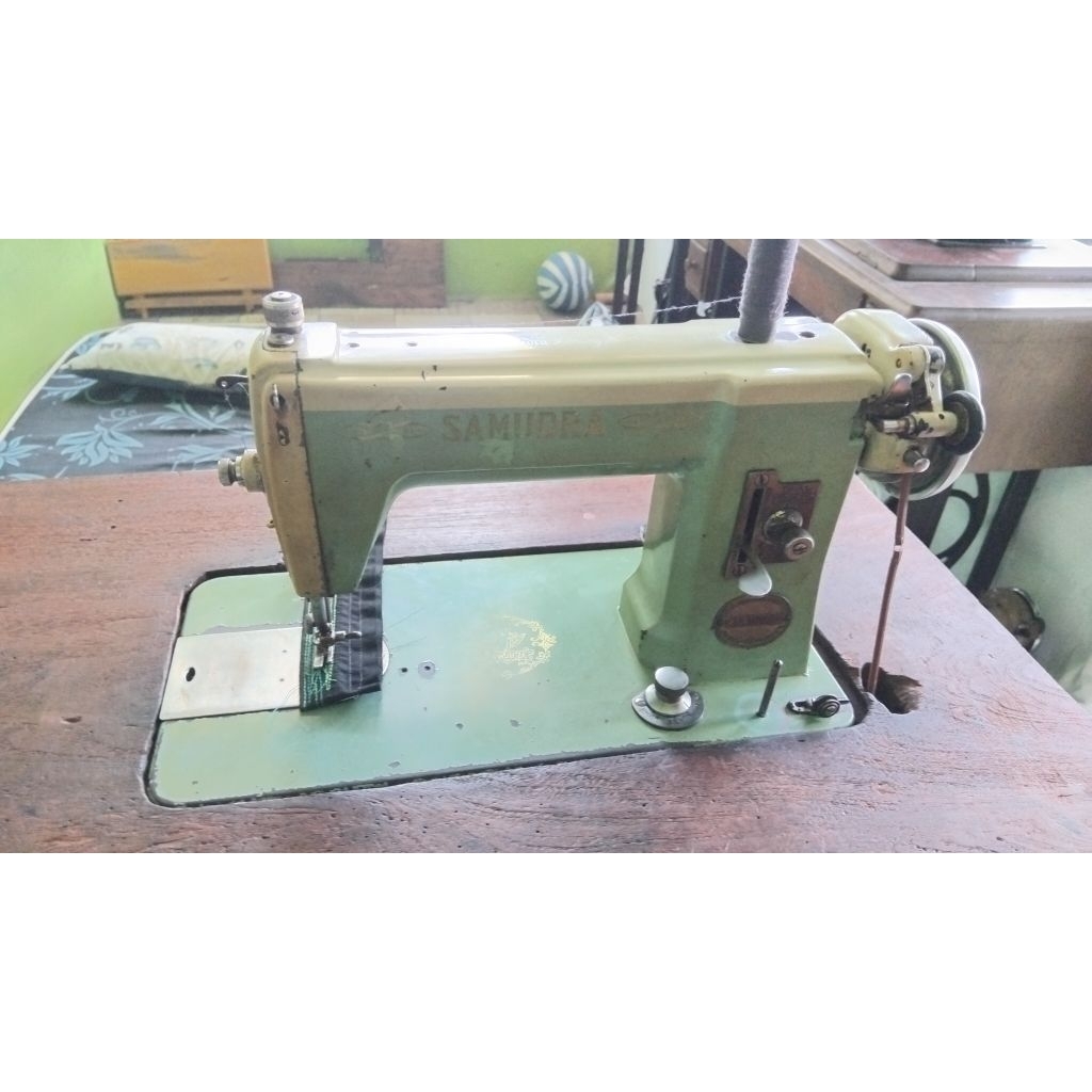 Kepala mesin jahit samudra antik klasik