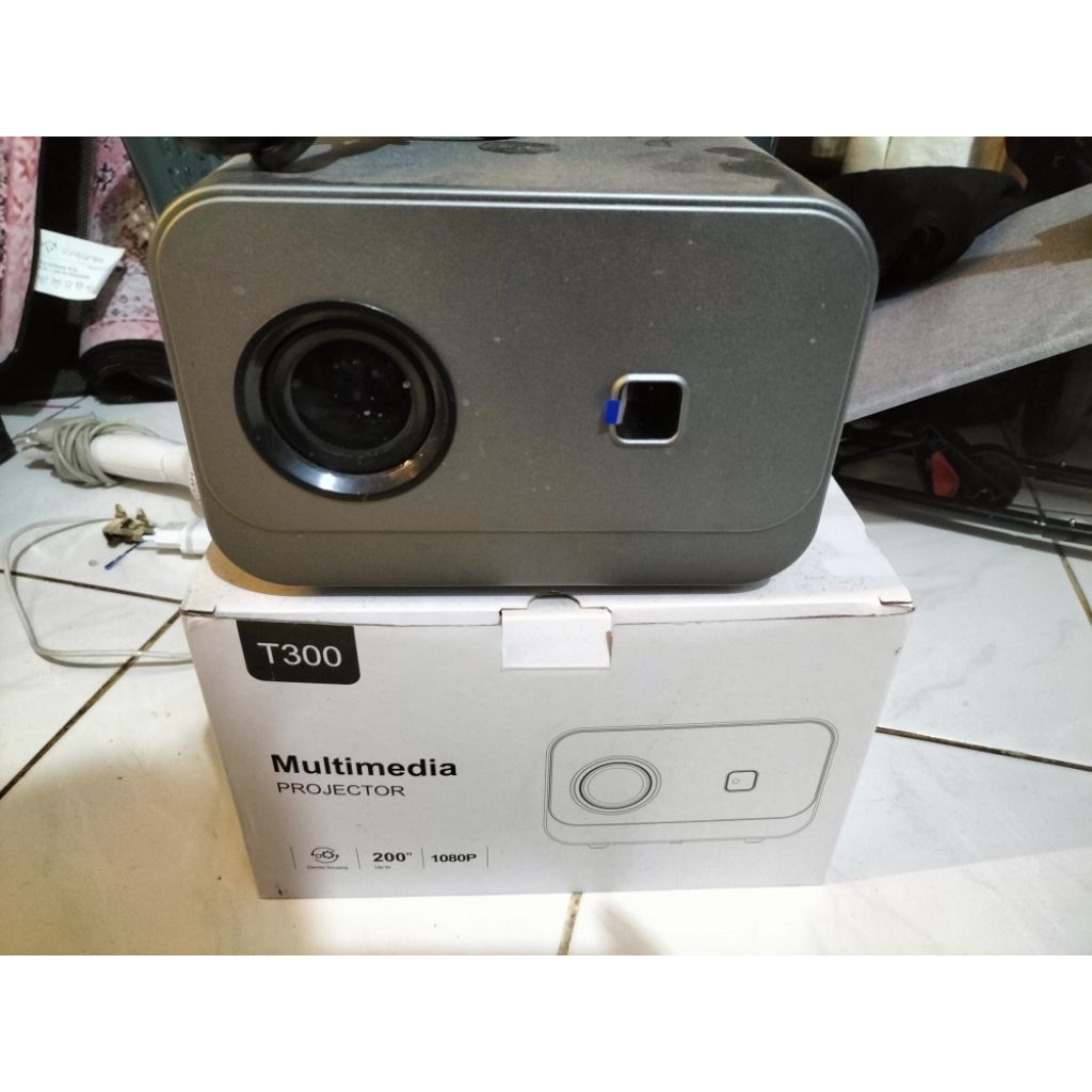 PROYEKTOR T300