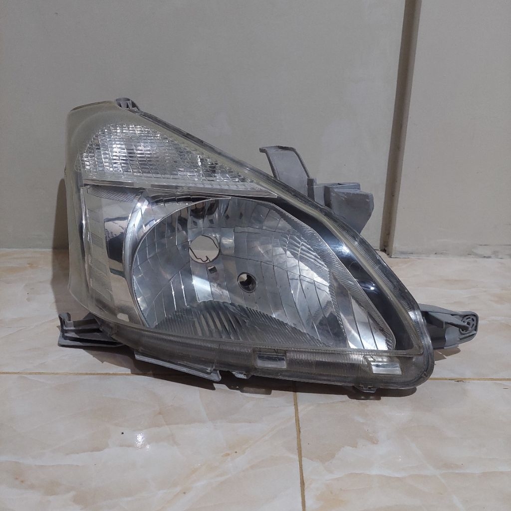 Headlamp Lampu Depan Toyota Avanza 2012 - 2014 original