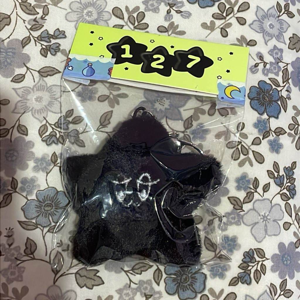 NCT 127 MD THE MOMENTUM BLACK STARFISH DOLL KEYRING JOHNNY
