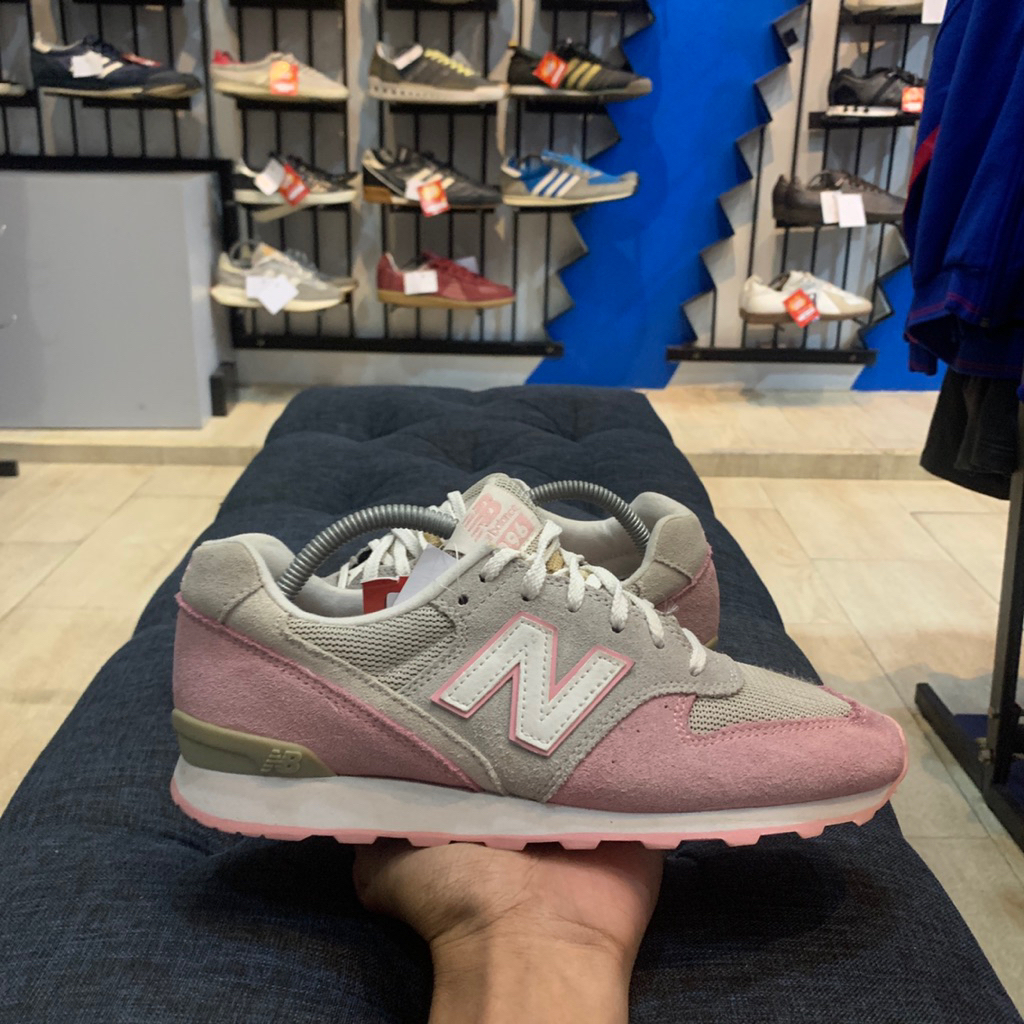 SEPATU N 996 SIZE 37,5(24,0cm)USED