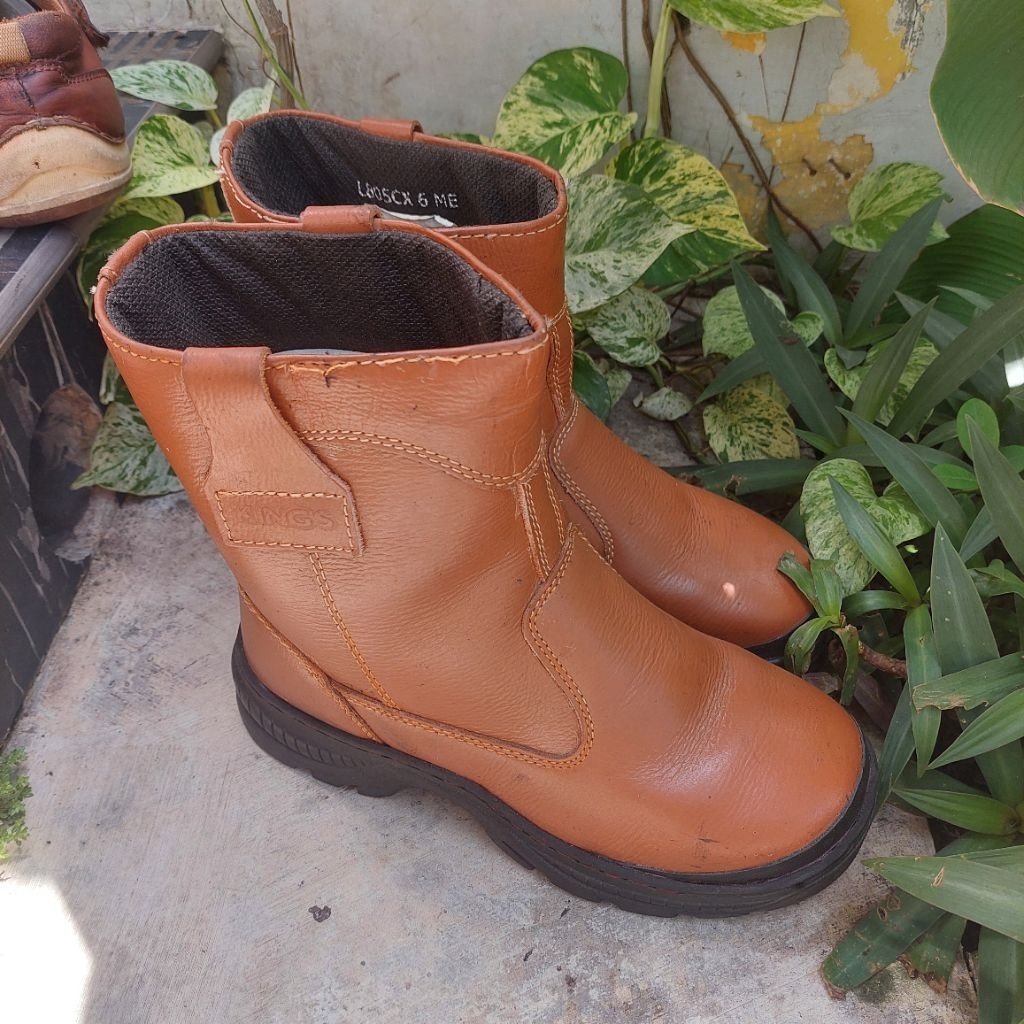 sepatu safety boots second kings size 41(26cm)