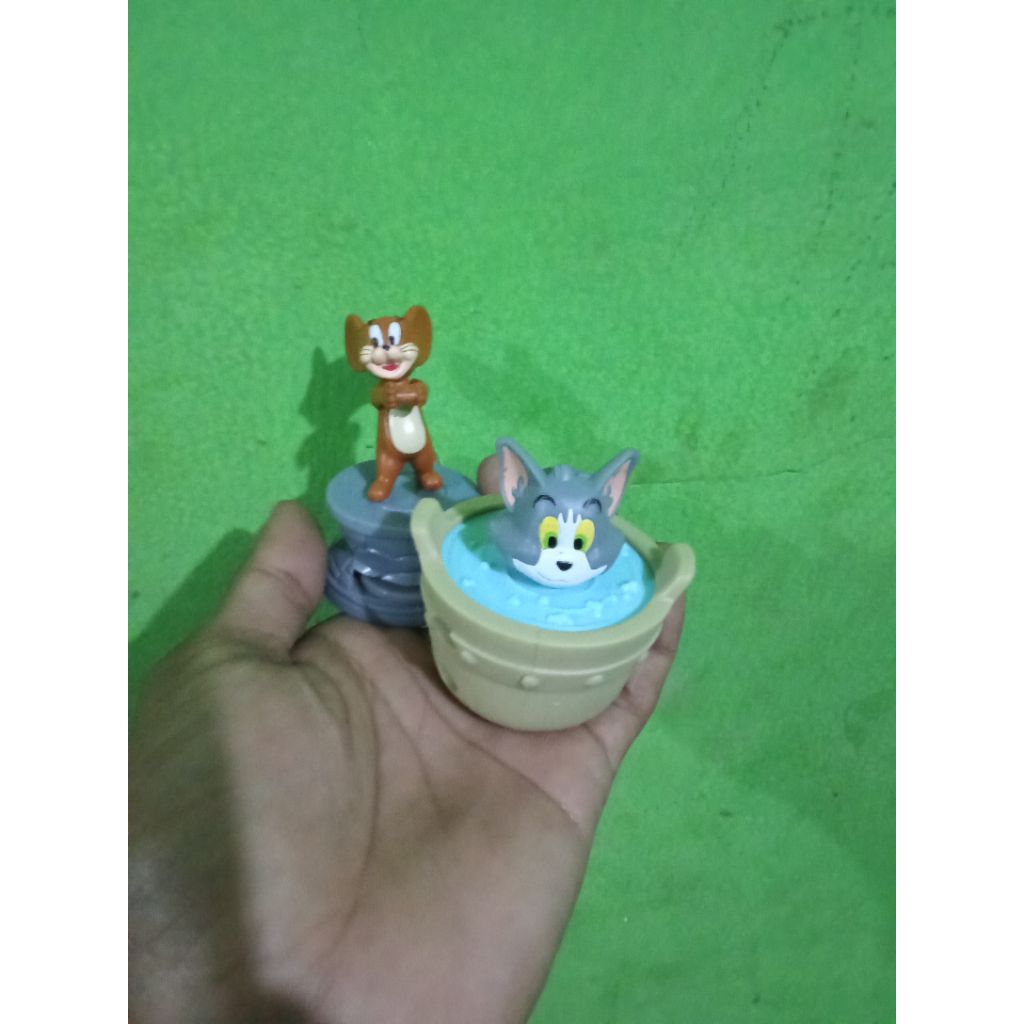 mainan figure Tom and Jerry