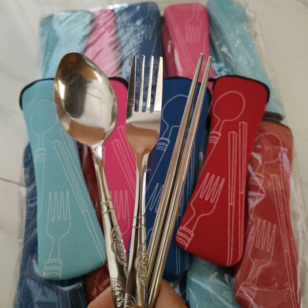 Souvenir sendok set + pouch