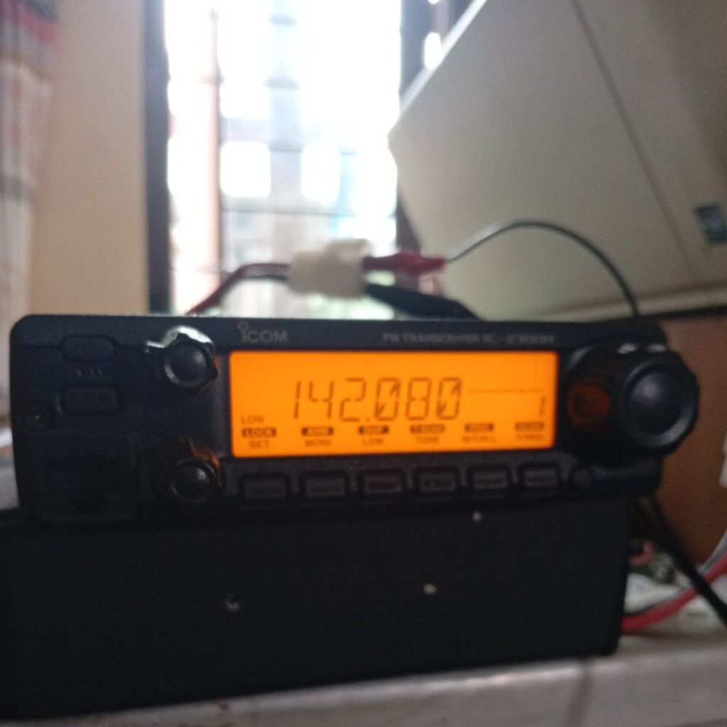 radio rig icom IC-2300h second
