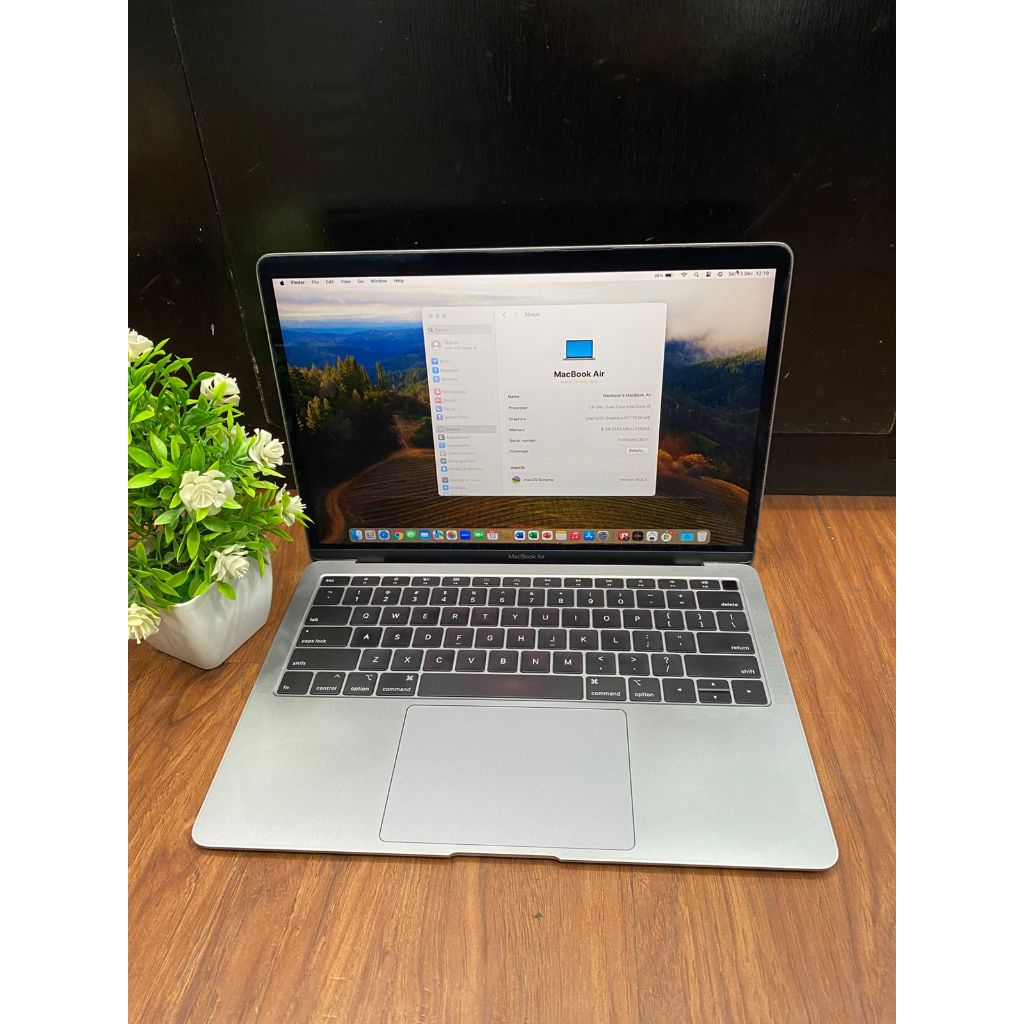 Apple Macbook Air 13-inch Ci5/8GB/128GB 2018 (Second)
