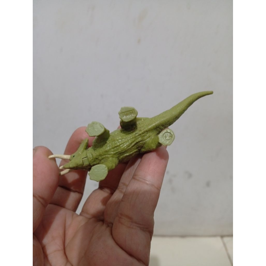 mini figure Jurassic world triceratops Mattel
