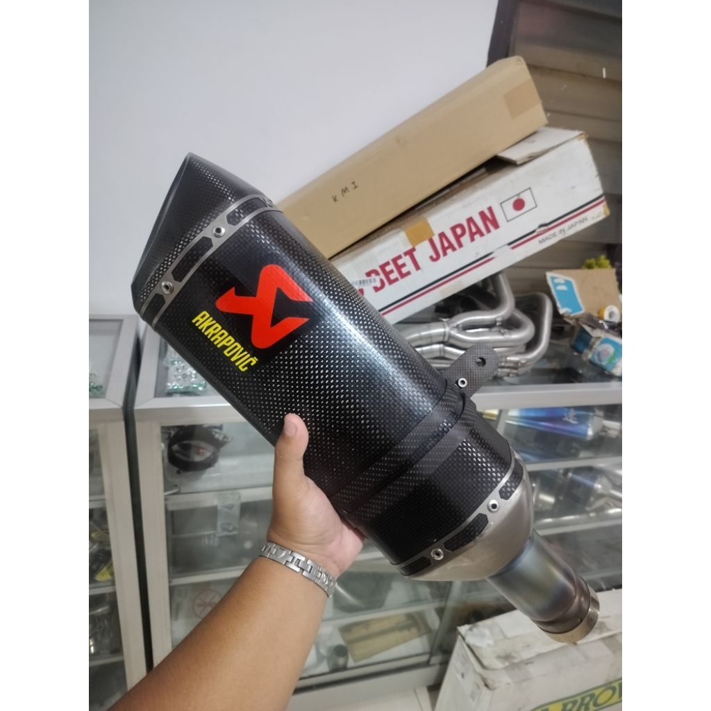 Akrapovic Slovenia titanium karbon original RSV4