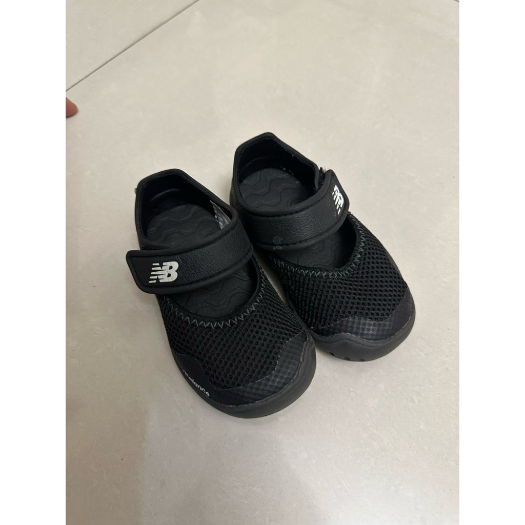 preloved sepatu NB anak