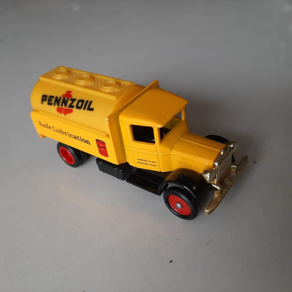 Lledo Days Gone, diecast model 1934 Mack Tanker Truck, Pennzoil Safe Lubrication theme