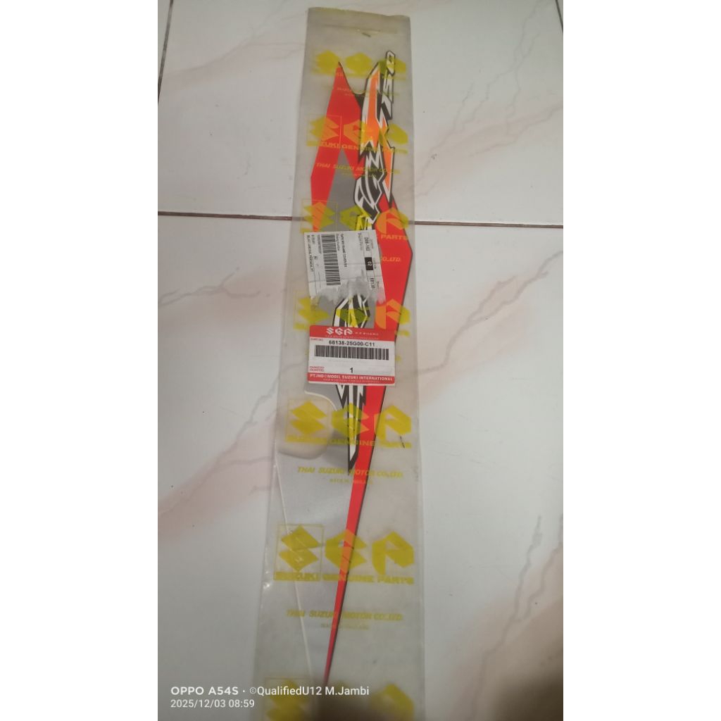 Stiker Striping Body Belakang bagian Kanan Suzuki Satria Fu 150 CBU Merah Hitam Original SGP Thailan