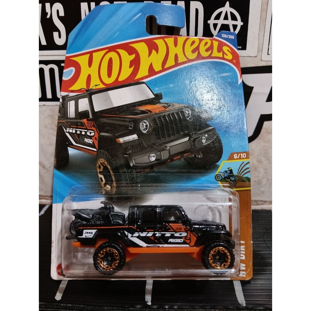Hot Wheels 20 JEEP GLADIATOR