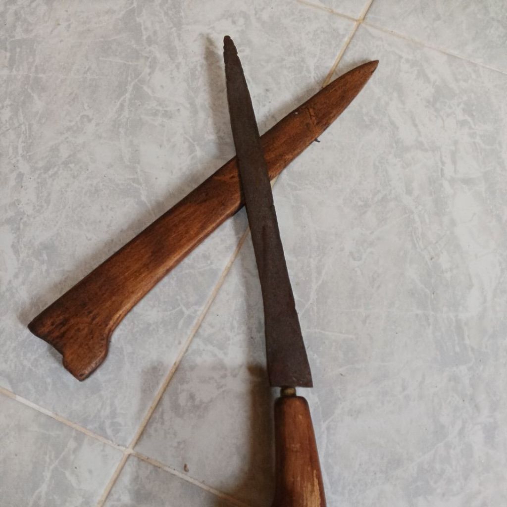 Hobi Lawas Pedang Pendek