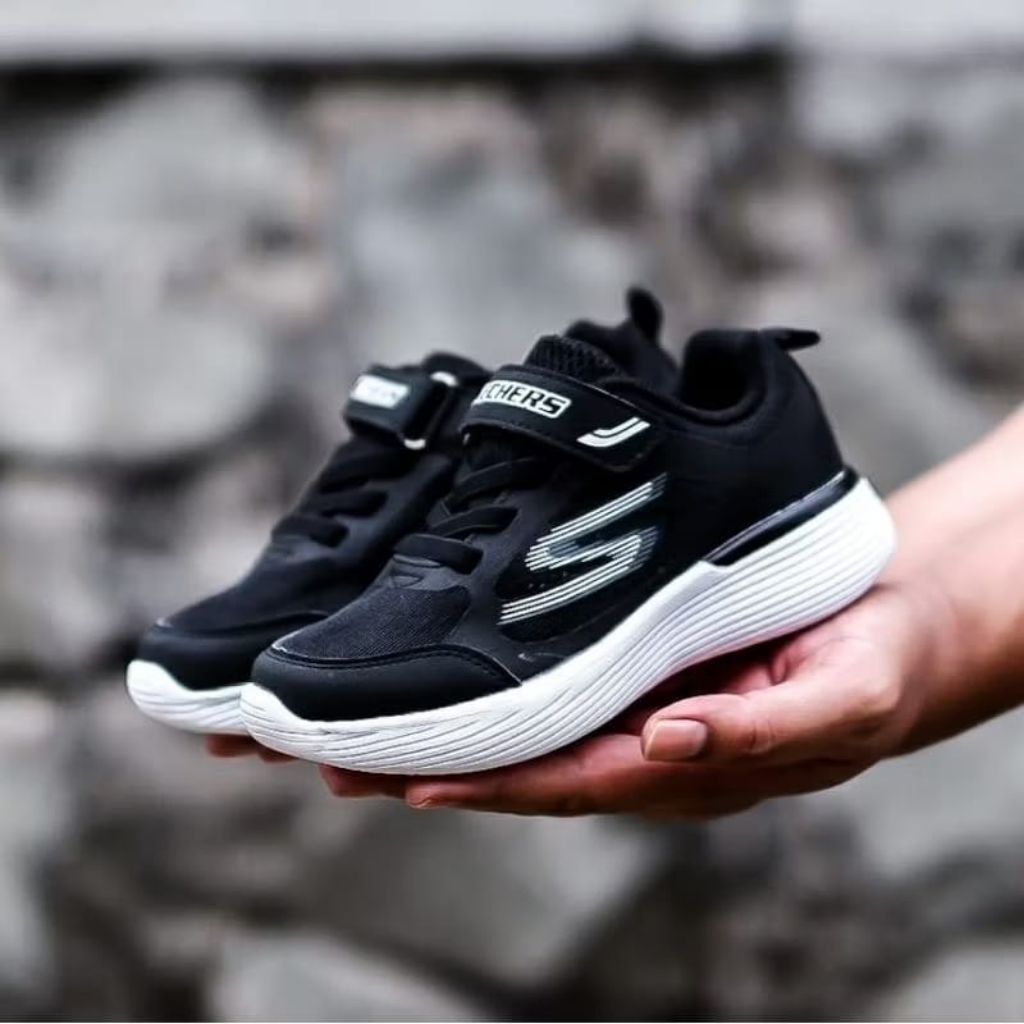 Skechers Anak Hitam Perekat Sepatu Anak Sekolah