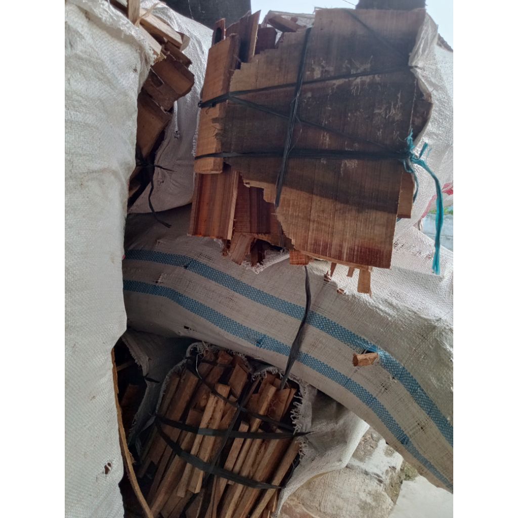 Sampah limbah kayu | potongan kayu besar kecil 1kg