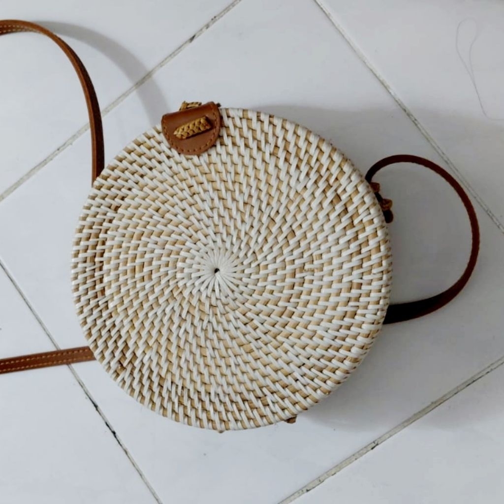 tas slempang rotan bali