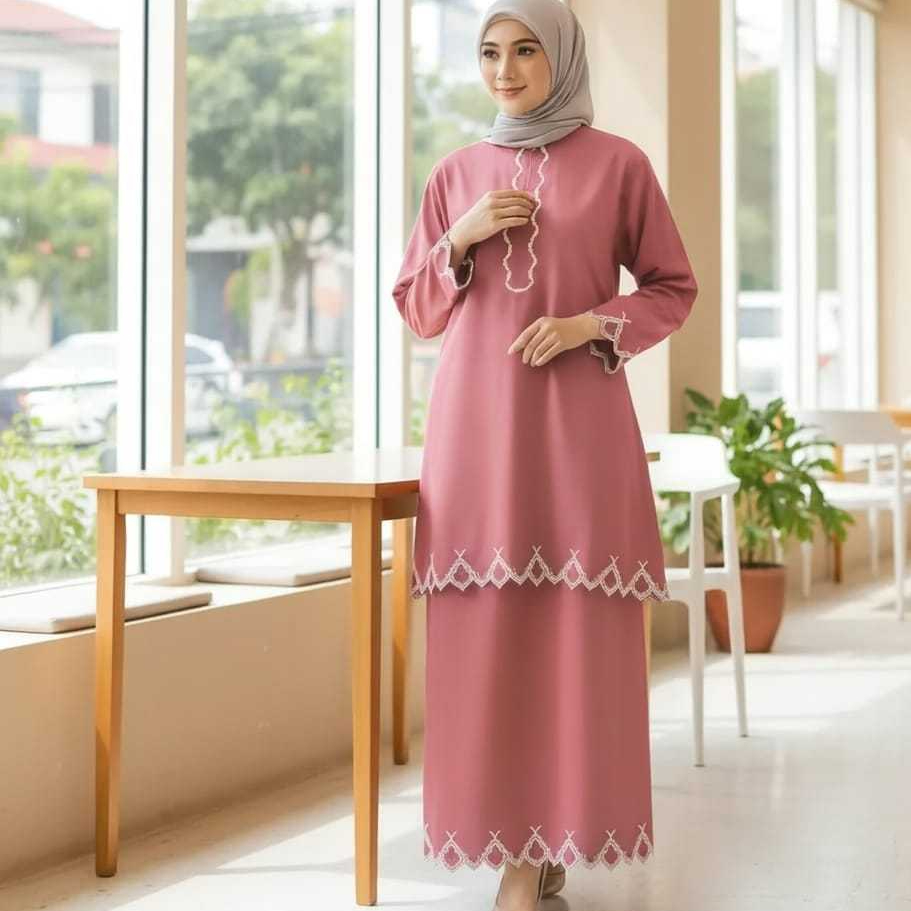 Qiarinn Stelan Rok Kurung Melayu Bordir Simple Mewah Bahan Katun Toyobo
