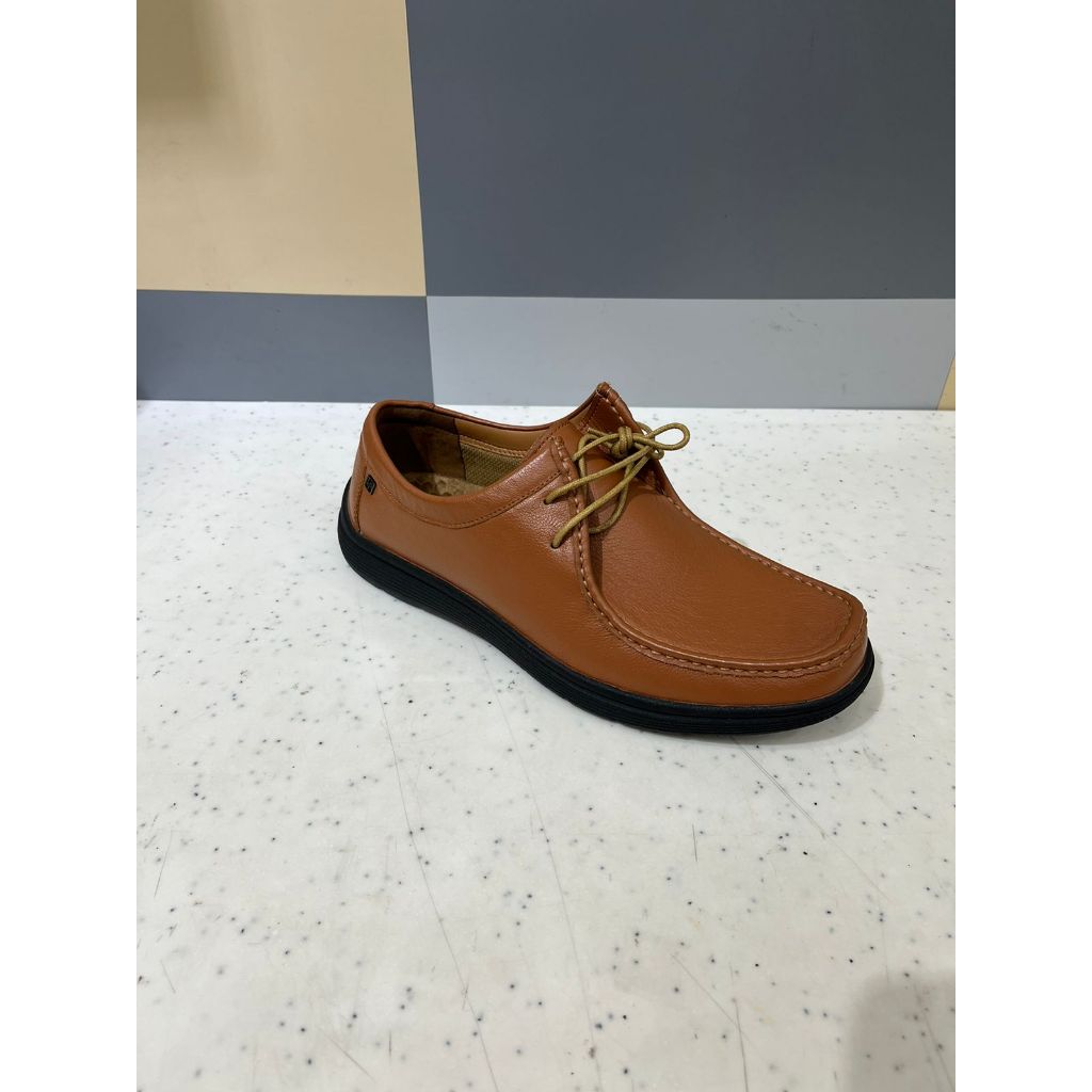 Sepatu Sneakers Pria Hush Puppies