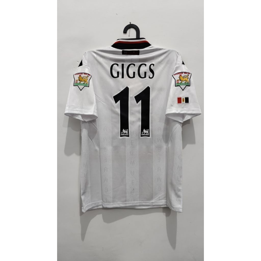 jersey retro MU Giggs size M