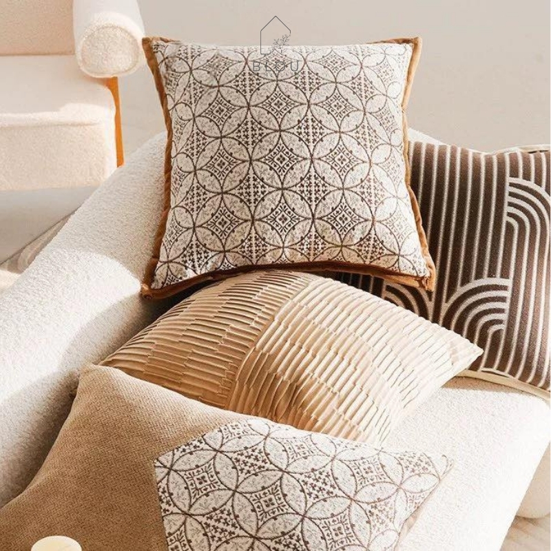 Blou Sarung Bantal Sofa Premium Motif Batik Cantik & Mewah Cushion Cover Dekorasi Rumah Elegan 45x45