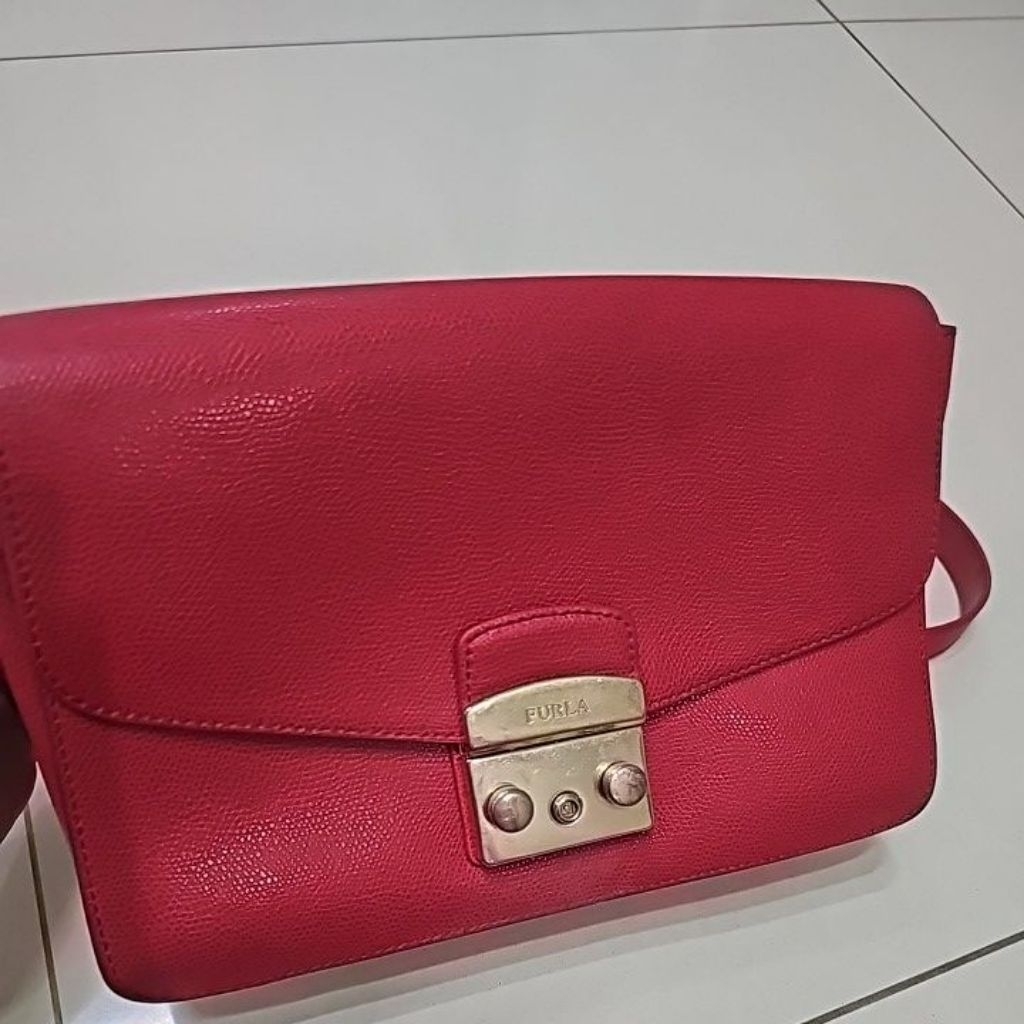 Preloved Furla Metropolis
