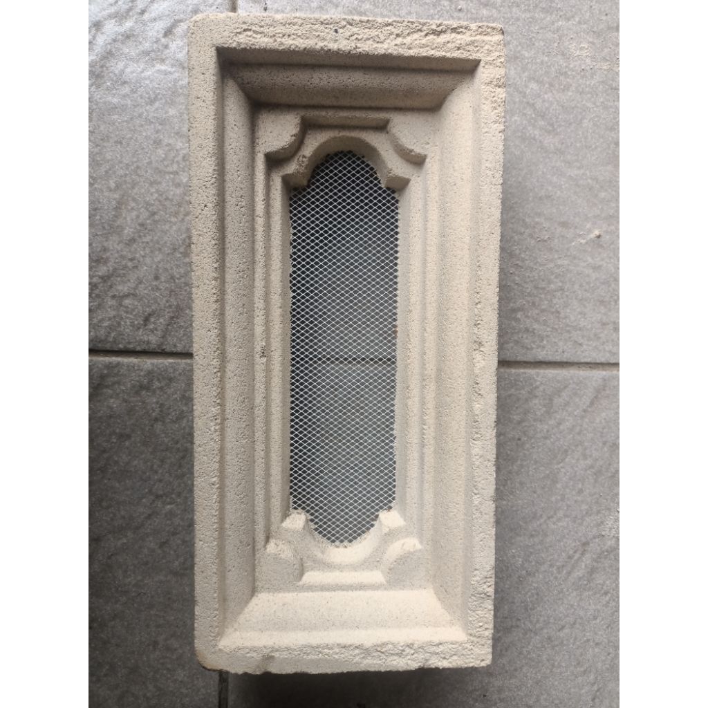 Angin-angin Rumah / Roster Beton Pasir Putih Ram Nyamuk