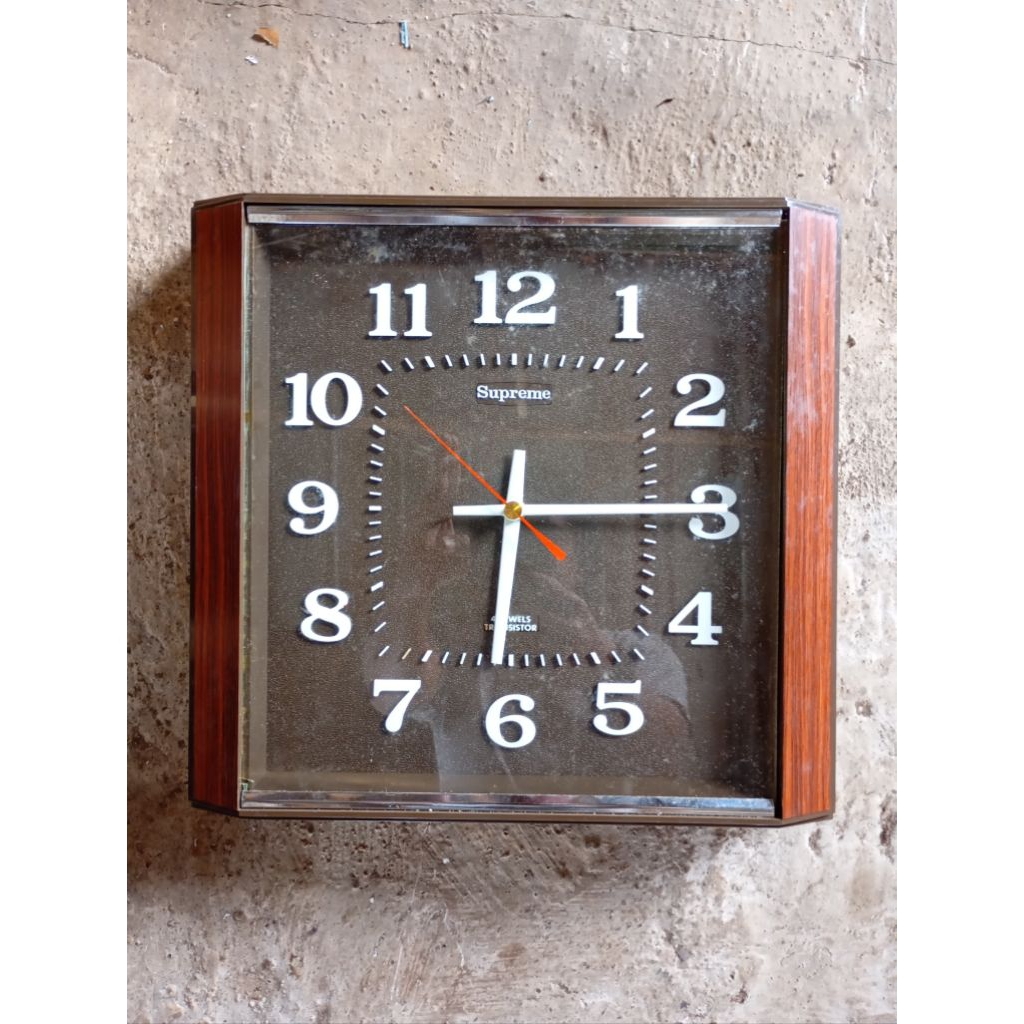 Jam dinding Transistor vintage