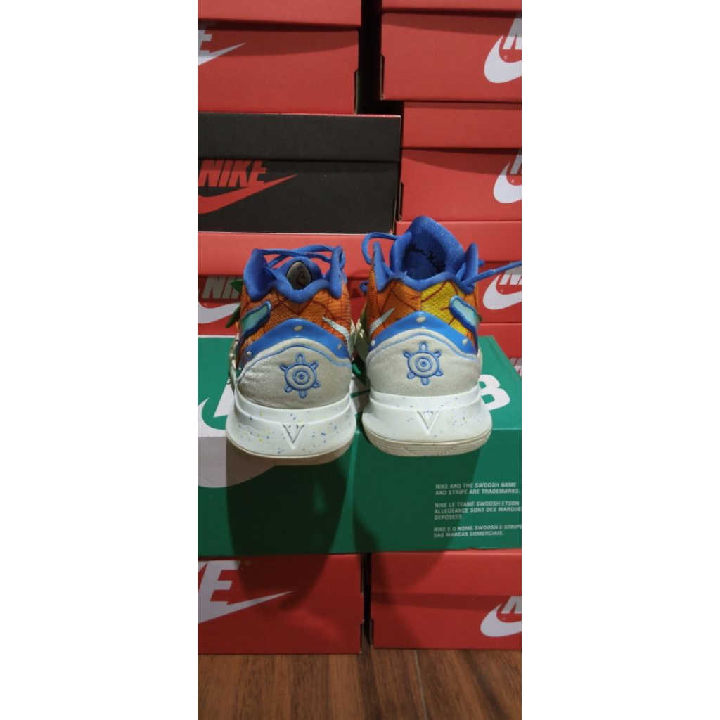 SpongeBob SquarePants x Nike Kyrie 5 'Pineapple House' CN4501-800 ( size 40,5 )