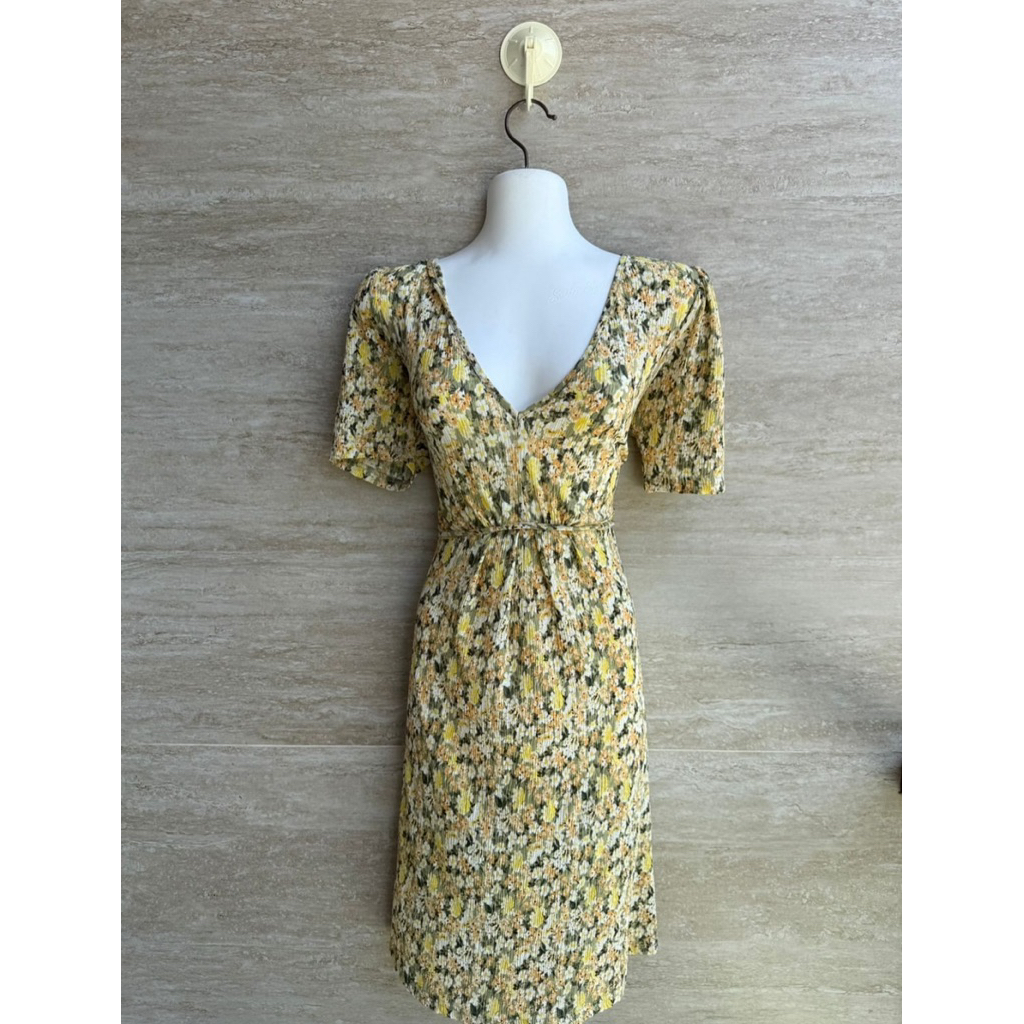 mango floral plisket dress & D4022E