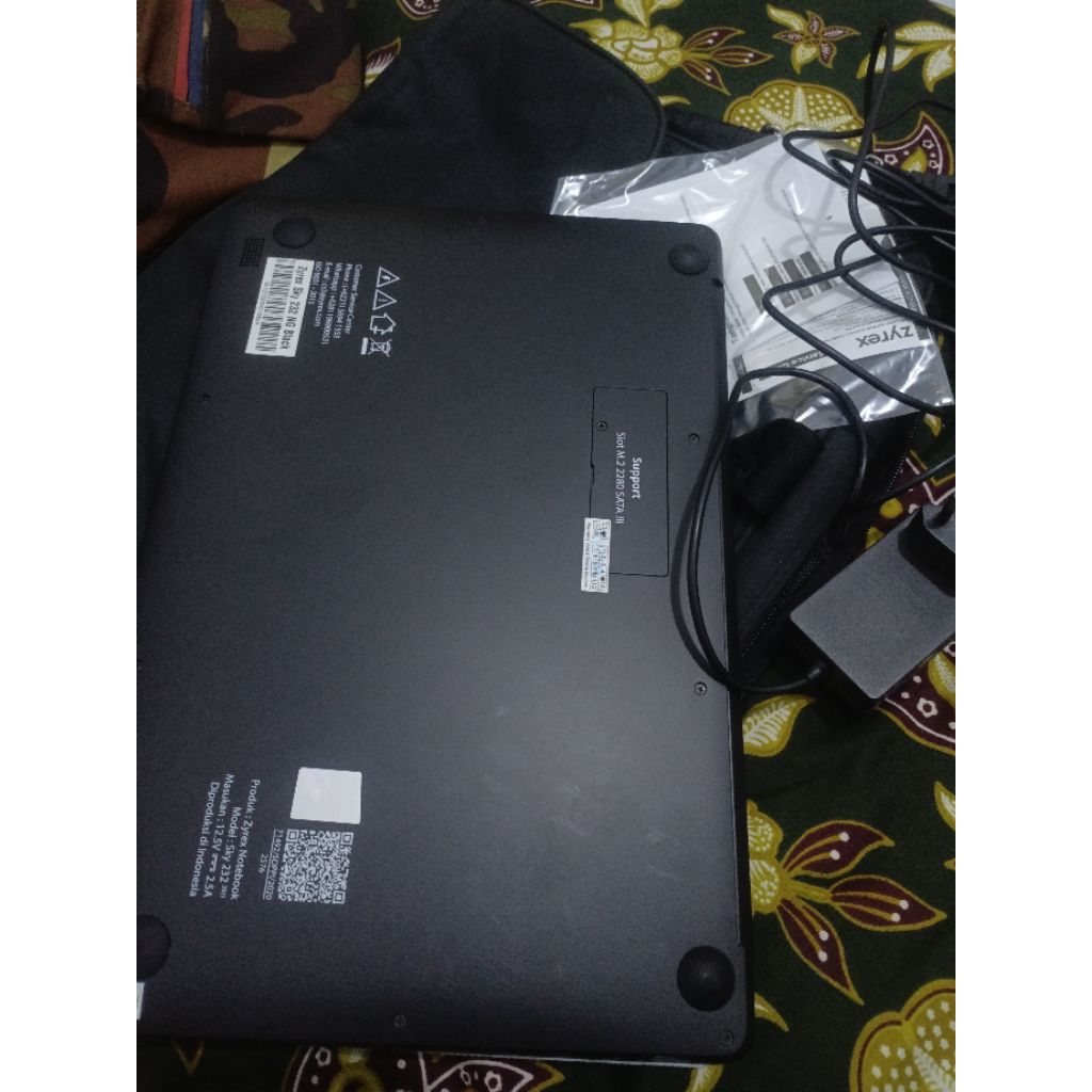 Laptop Zyrex Second