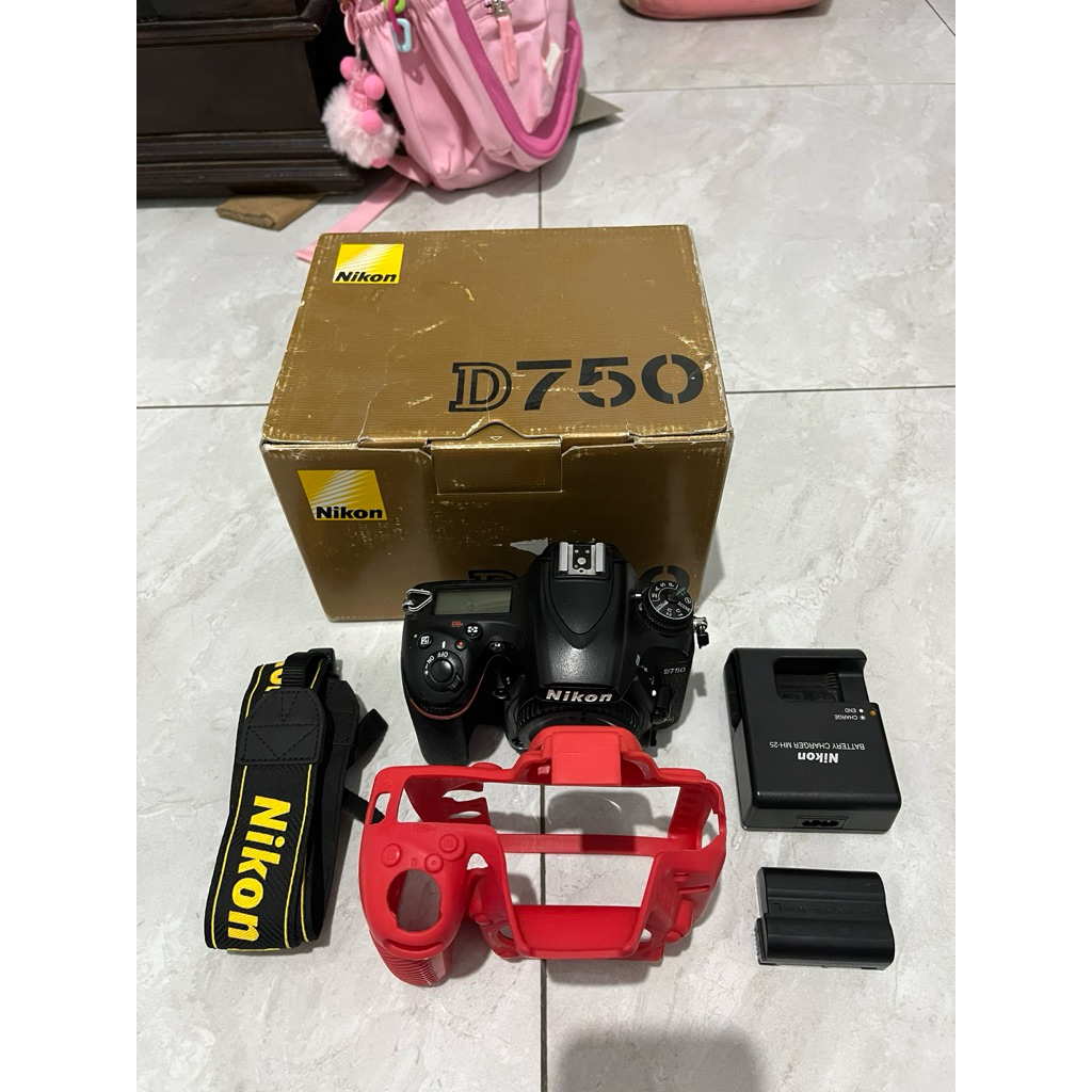 Nikon D750 body only sc 200k