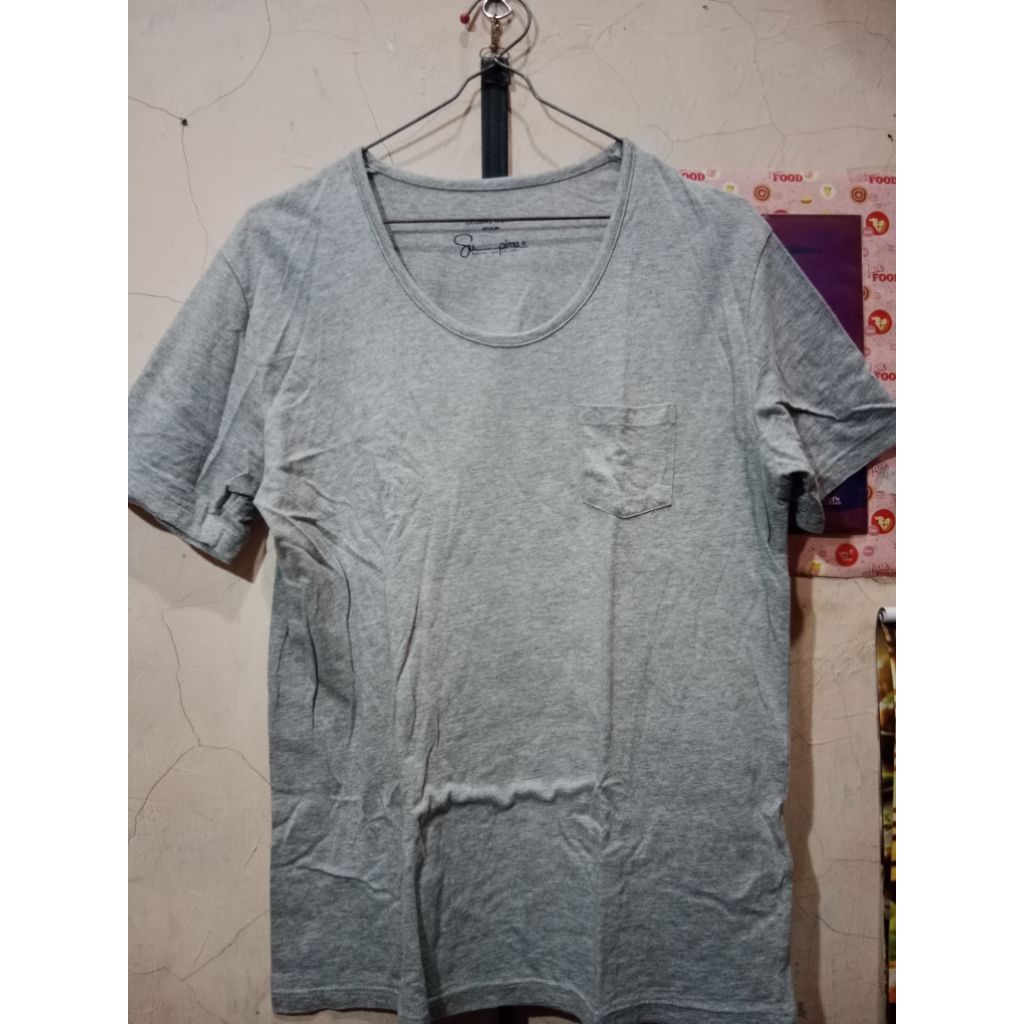 kaos Global work abu abu