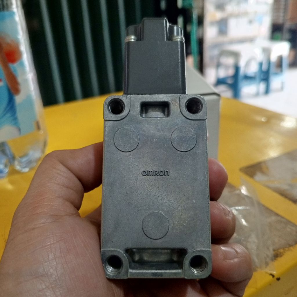 OMRON WLCA32-41 LIMIT SWITCH ORIGINAL