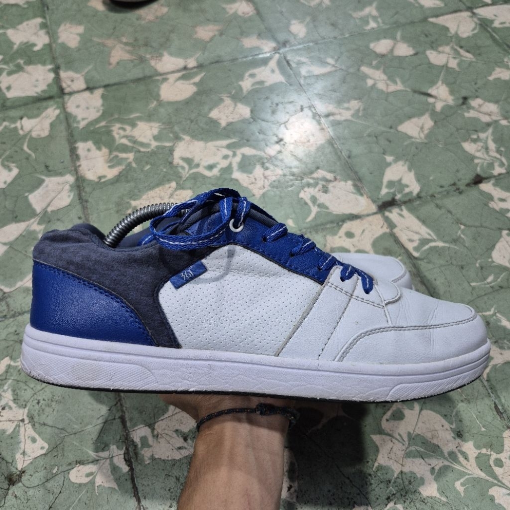 Sepatu 361 Sneakers Pria(43)