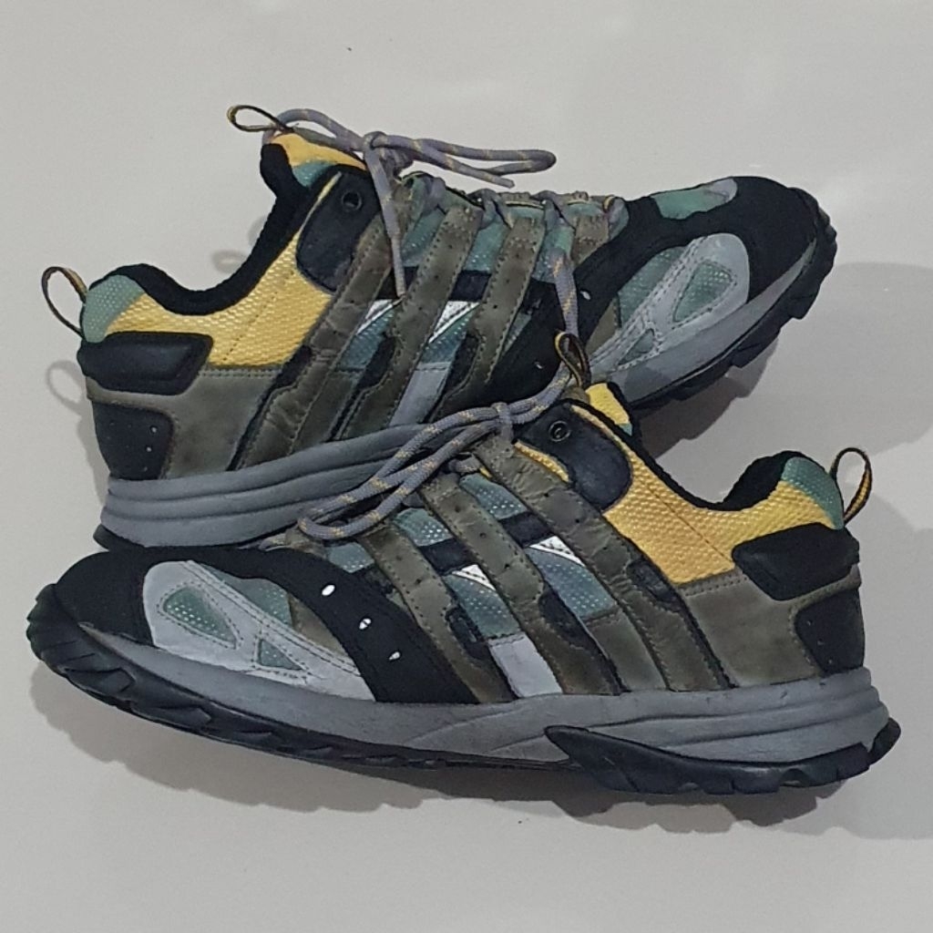 Sepatu Outdoor Pro World Cup size 41