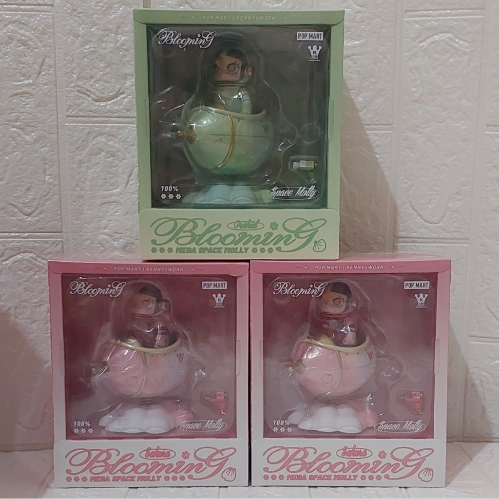 POP MART Mega Space Molly Blooming Series