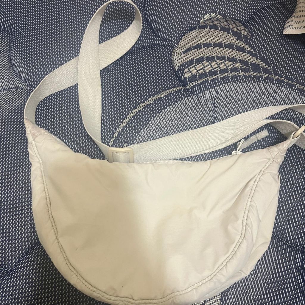 tas uniqlo preloved