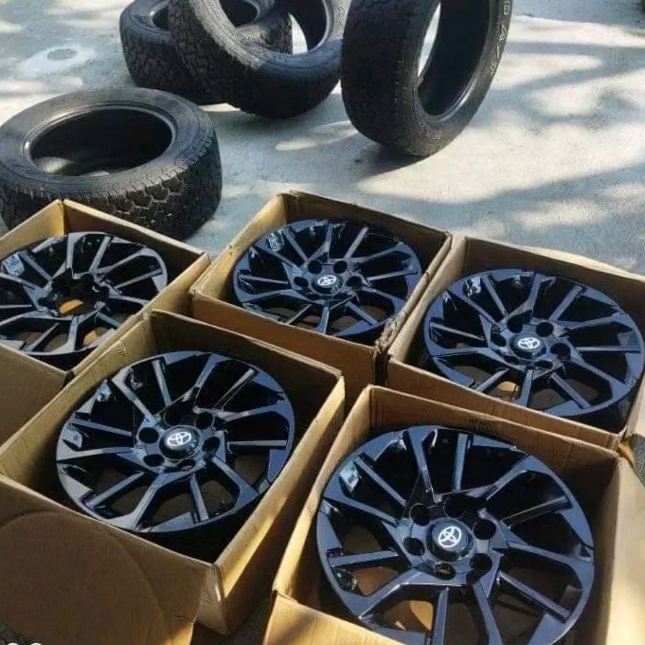 velg fortuner GR 2023 R18 original. 5pcs