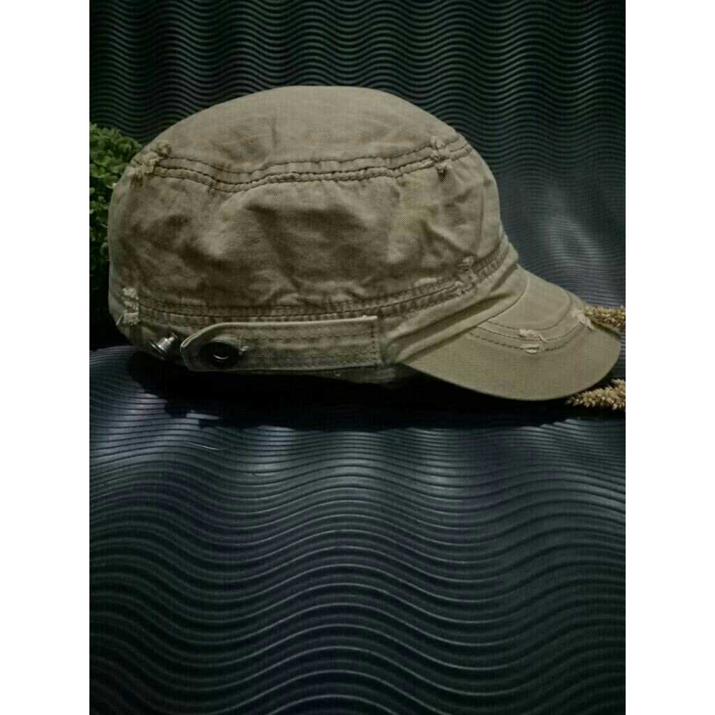 Topi Berkeley / Topi Komando / Topi Preloved / Topi Bekas / Topi Second / Topi Ripped / Topi Koyak