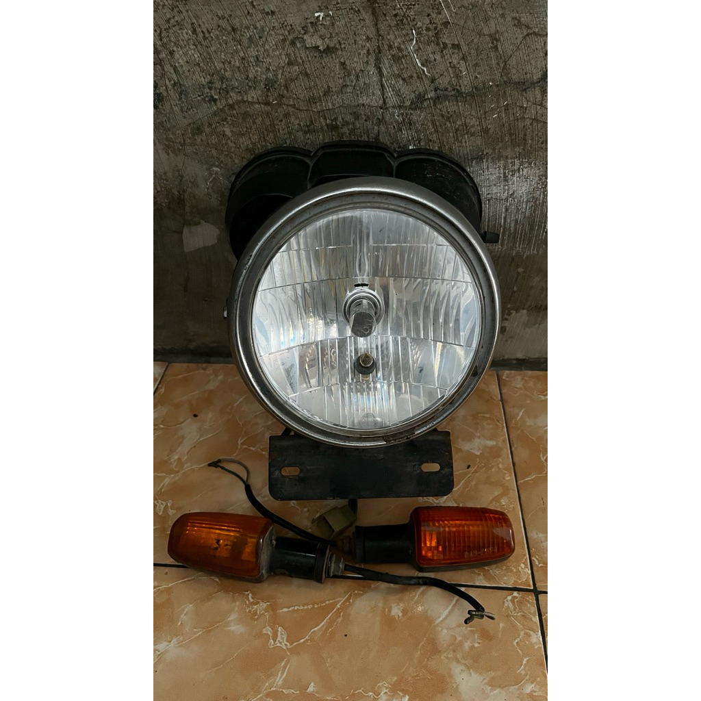 LAMPU DEPAN MEGAPRO PRIMUS SET TINGGAL PASANG ORIGINAL COPOTAN