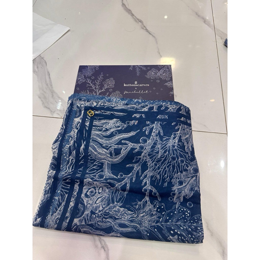 PL scraf Buttonscarves elmar