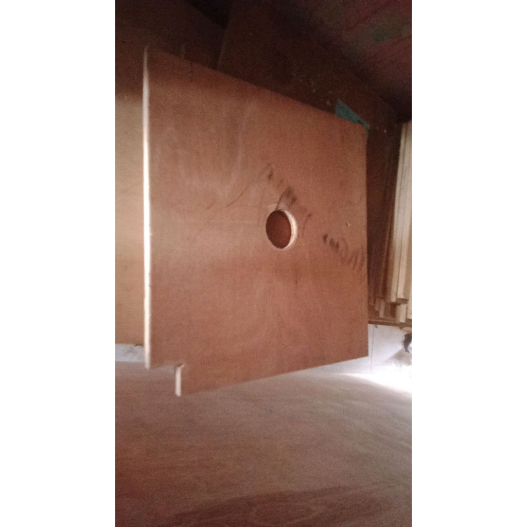 triplek halus 18mm bolong tengah tebal 18mm