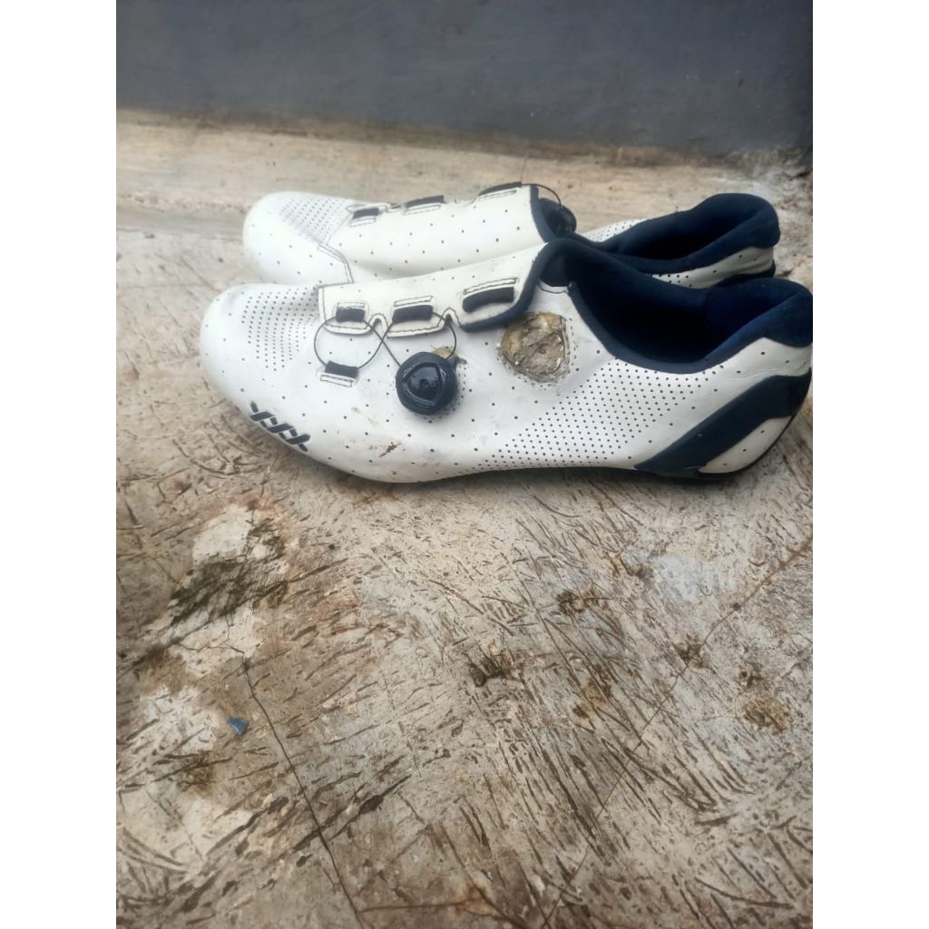 sepatu sepeda road bike cleat bontrager xxx size 43 bahan carbon kondisi bekas