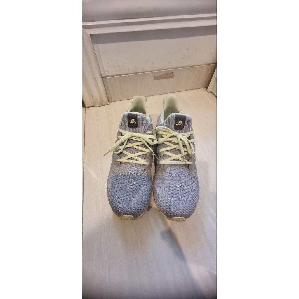 S-39 sepatu sneakers ultraboos size 46 used bekas ori